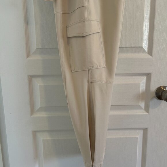 Banana Republic Refined Cargo Pants with Belt – Size 2 -Cream - Picture 3 of 6